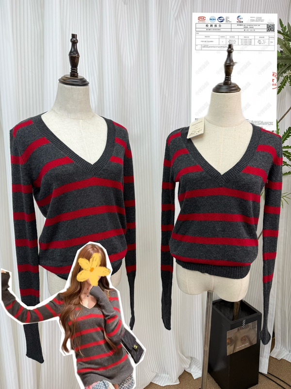 Svv Dark Gray-Red Long-Sleeved Sweater Svv Dark Gray-Red Long-Sleeved Sweater
