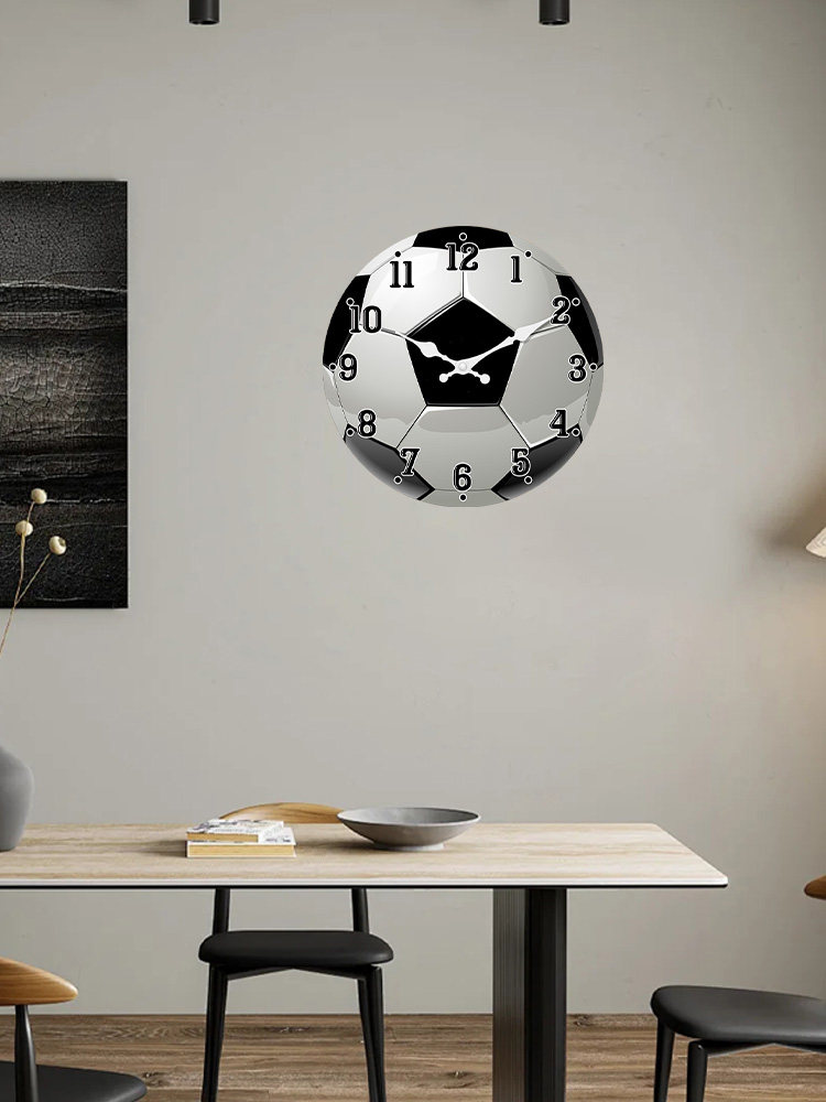 No-Drill Silent Basketball Clock 2026 New Sports Wall Clock Men's Birthday Gift Living Room Large Numbers Atmosphere