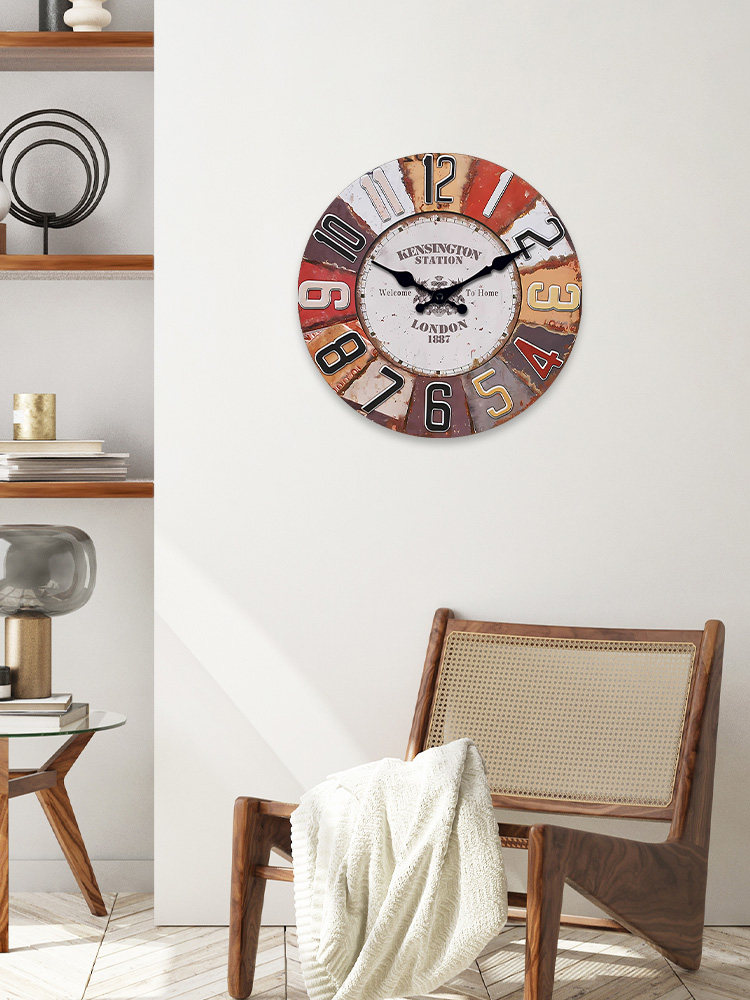 New American-Style Round Retro Wall Clock, Personalized, Silent, Fashionable, Creative Home Quartz Clock for Living Room and Dining Room Walls