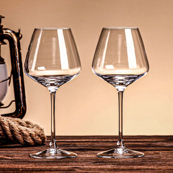 A Pair of 2 Burgundy Crystal Red Wine Glasses Set for Home Use, Light Luxury, High-End Goblets, Decanter, Wine Glasses