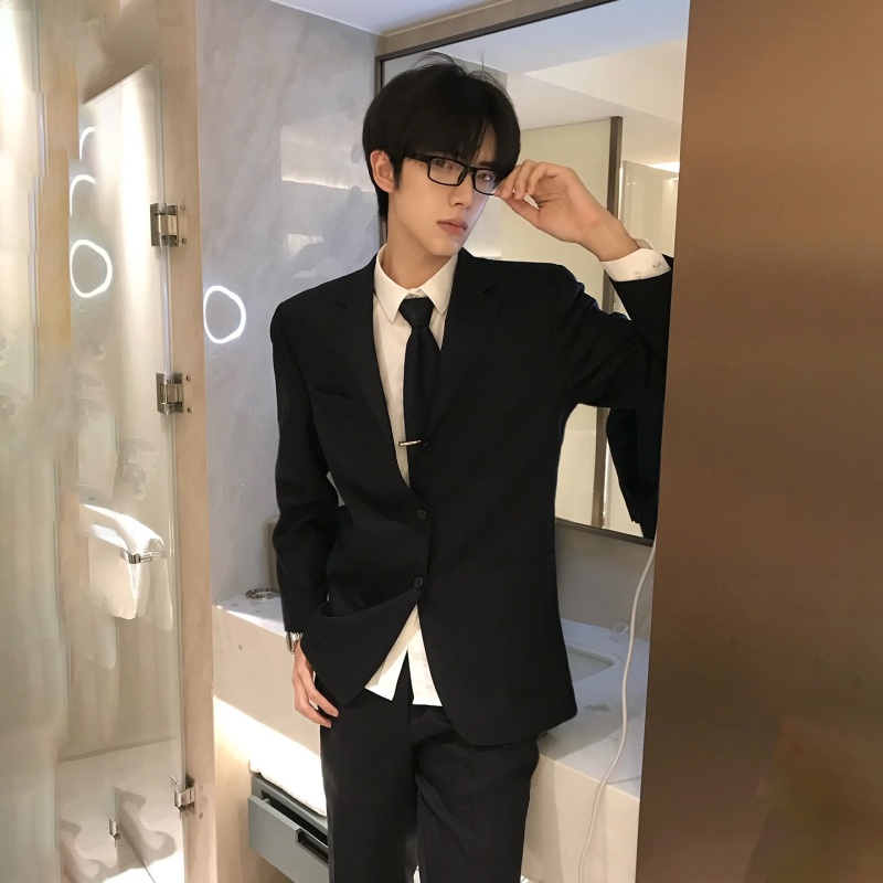 Cool and Stylish Black Notch Lapel Suit Jacket for Men, with a High-End Vibe, Suitable for Weddings, Coming-Of-Age Ceremonies, and Business Casual Wear
