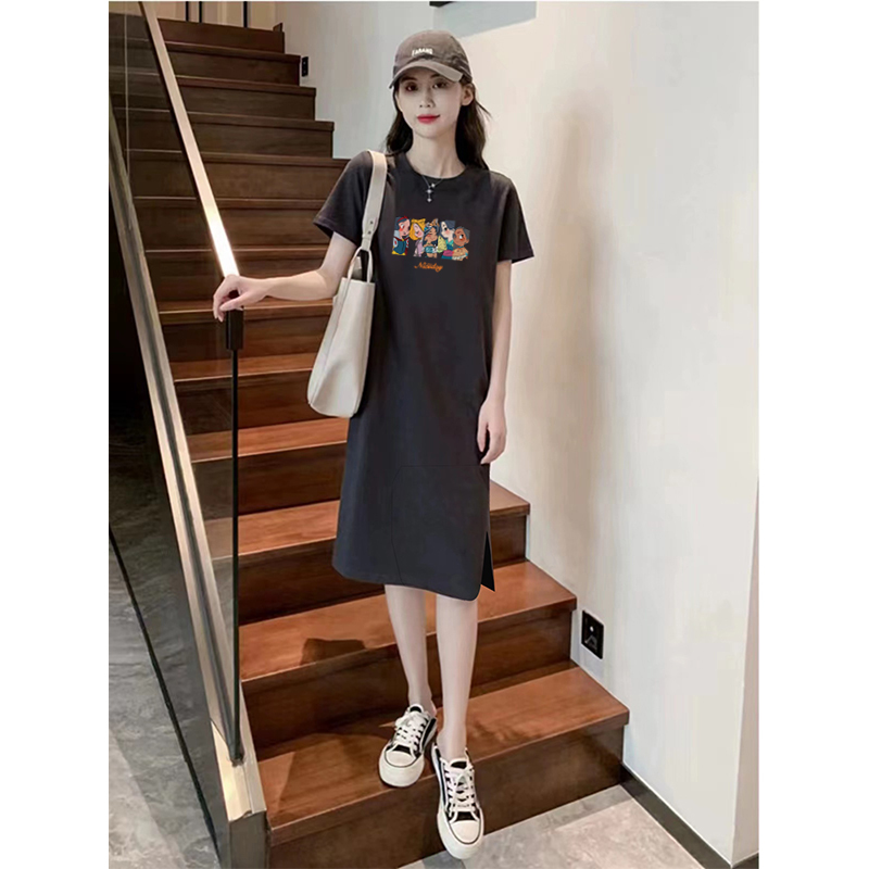 Summer 2024 Pure Cotton Short-Sleeved Side Slit Mid-Length T-Shirt Dress in Brown-Gray, Flattering Round Neck Short-Sleeved Mid-Length Dress