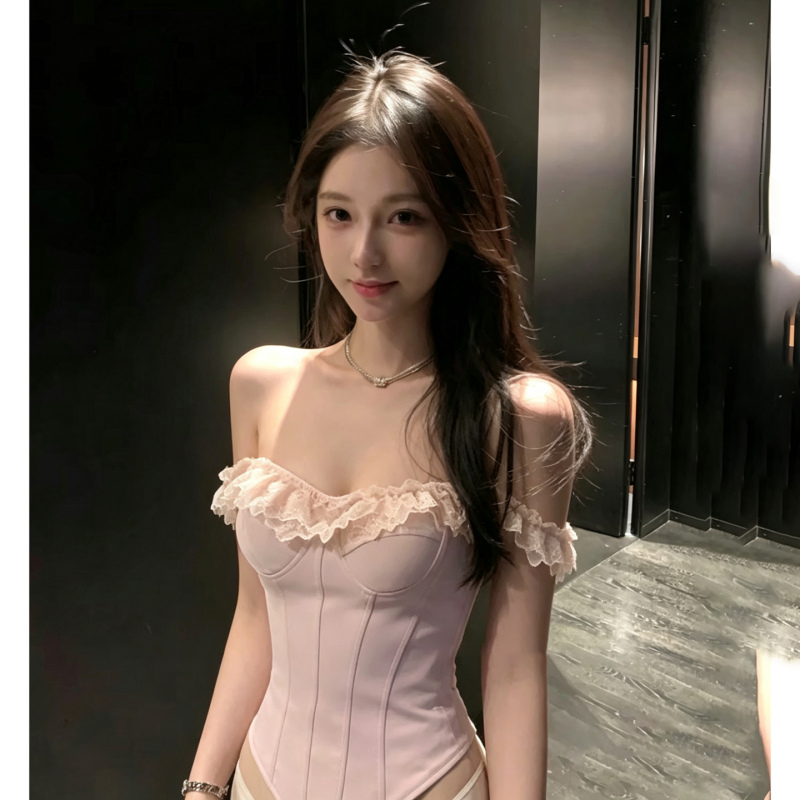 Sweet Pink Lace-Trimmed Strapless High-Waisted Top for Summer, with a French Light Luxury Style and an Exquisite, Gentle, and Elegant Vibe Sweet Pink Lace-Trimmed Strapless High-Waisted Top for Summer, with a French Light Luxury Style and an Exquisite, Gentle, and Elegant Vibe