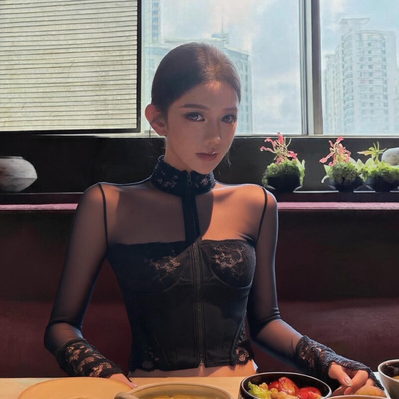 Black Mesh Patchwork Semi-Sheer Thin Long-Sleeved Top for Women, Sexy, Exquisite, Beautiful, Fashionable and Slimming
