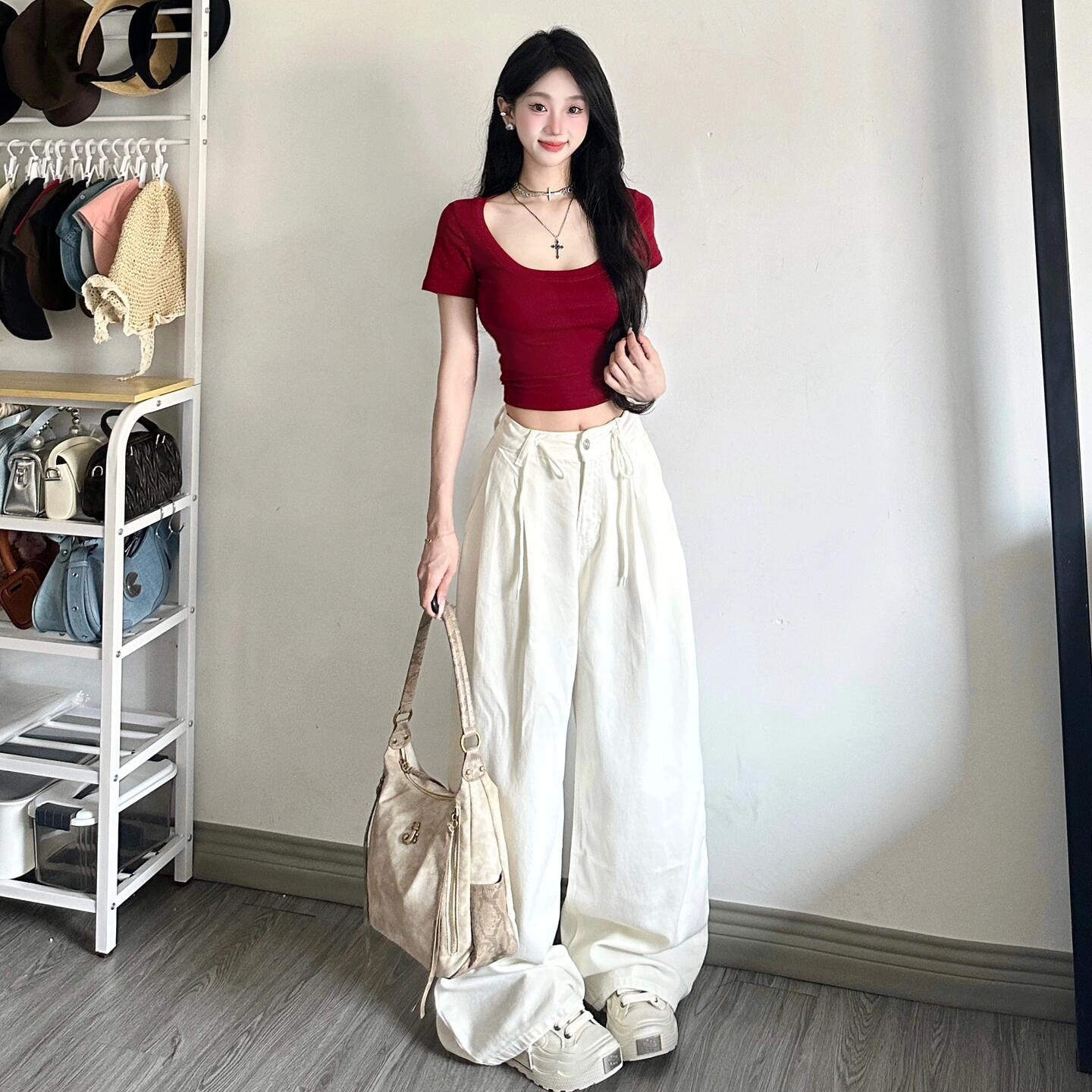 ホットガール Uネック 半袖Tシャツ レディース、夏、小柄、スリムフィット、ハイウエスト、ショートスタイル、鎖骨、甘くてスパイシーなトップス