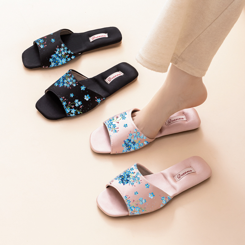Women's Home Slippers with a High-End Feel, Light Luxury Satin Couple Slippers, Silent, Non-Slip, Comfortable, Men's Chinese Style Embroidered Print