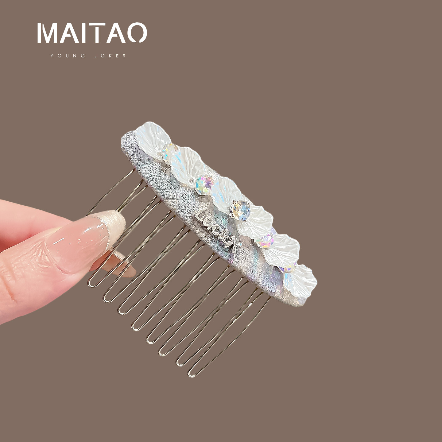 Korean-style gentle shell-shaped hair comb, versatile for young women, perfect for updos, wispy bangs, and hair clips.