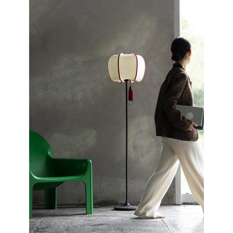 Modern 2026 New Retro Floor-Standing Apple Lamp with Pull Cord Switch for Living Room and Bedroom, Ancient Chinese Style Silk Table Lamp