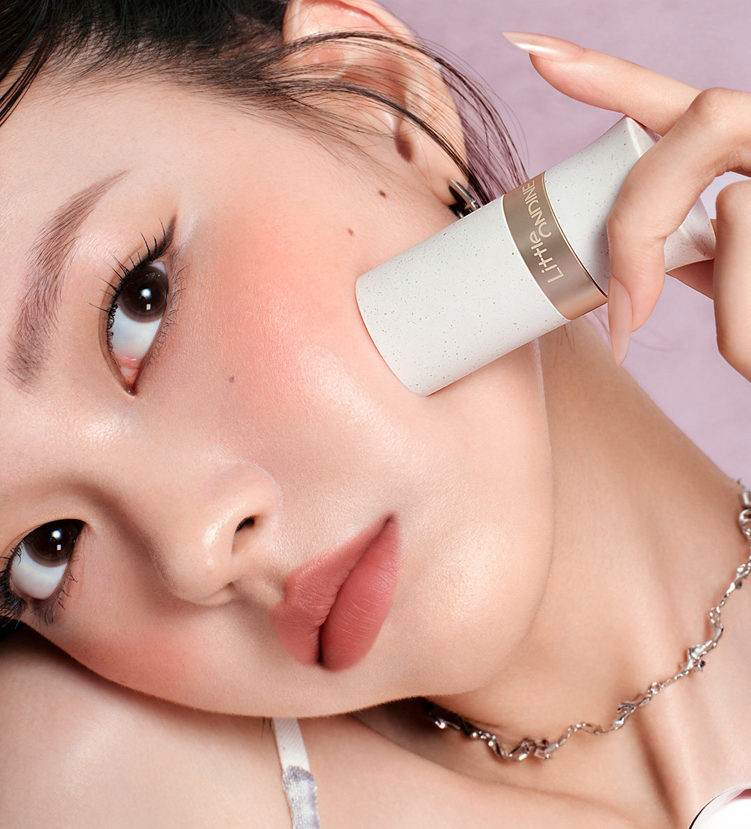 【中国直邮】 小奥汀 玩色多用棒  水润丝滑腮红膏修容眼影唇膏四合一 一棒多用 丝滑成妆 日杂咖棕【美式雅丹风】C07 吻别安可拉