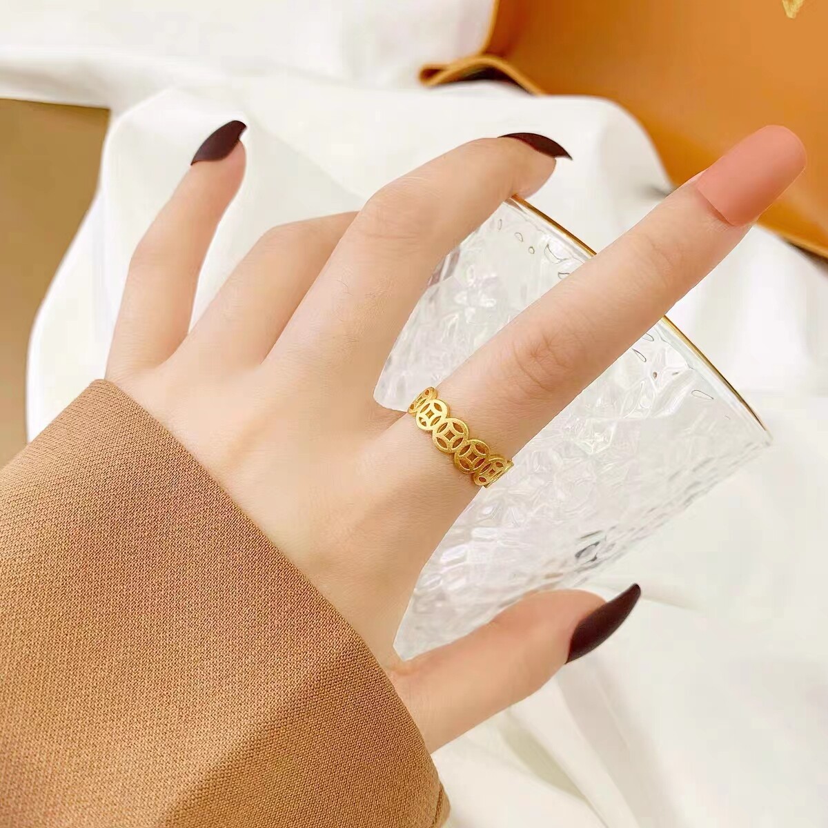 Erkaklar va ayollar uchun trenddagi moda tug'ilgan kun taqinchog'i, bilaguzuk, sevikli uchun, tug'ilgan kun sovg'asi