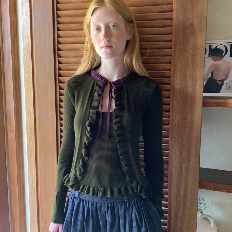 Belcanto High-End Color-Blocked Lace-Up Knit Cardigan, Vintage Green Lace Two-Piece Set, Recommended for Autumn and Winter