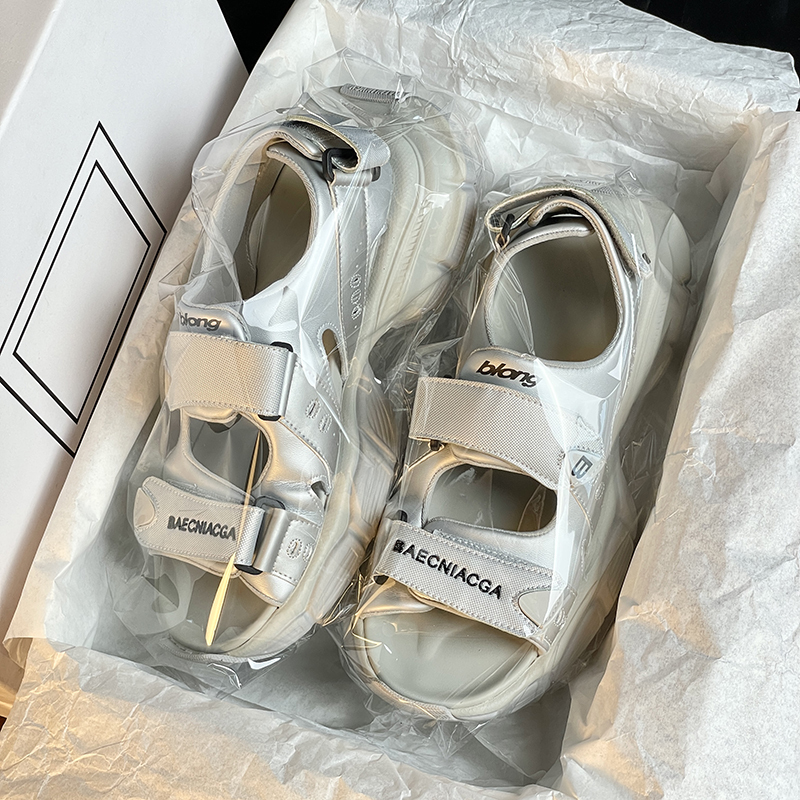 Thick-Soled Genuine Leather Design with Velcro Anti-Slip Dad Sandals for Women 2026 Summer New Sports Anti-Slip Beach Shoes