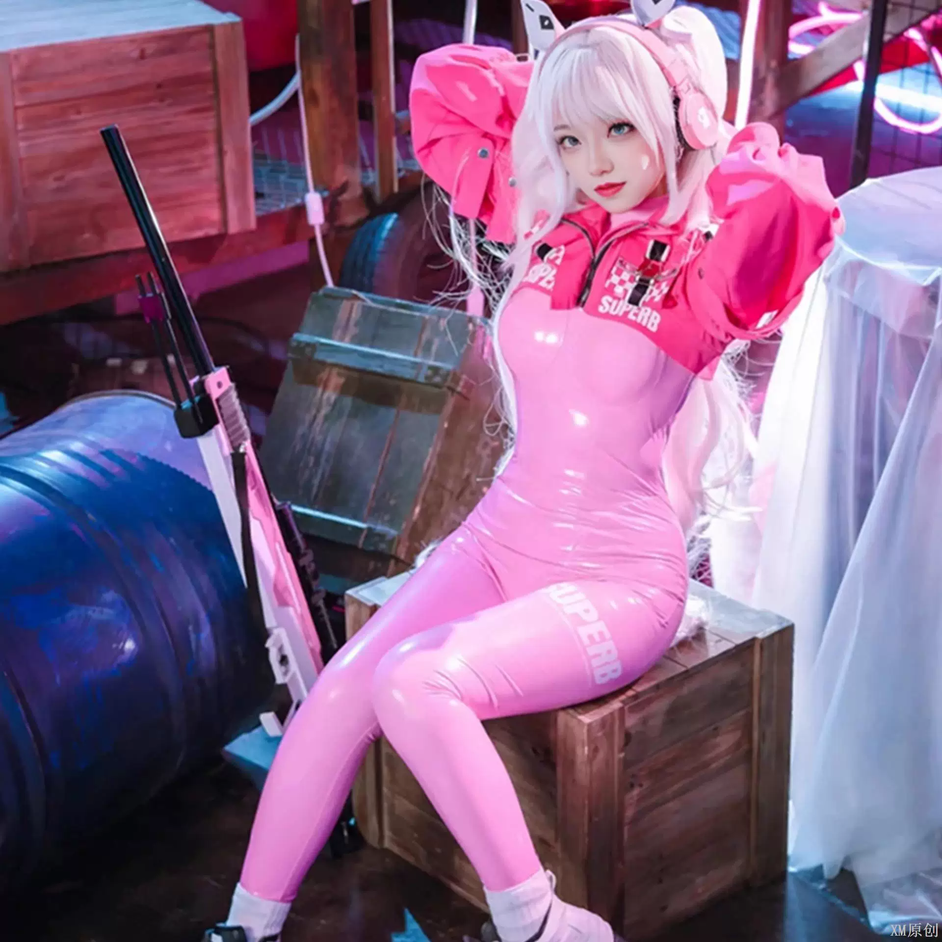Victor, fuchsia set, cosplay