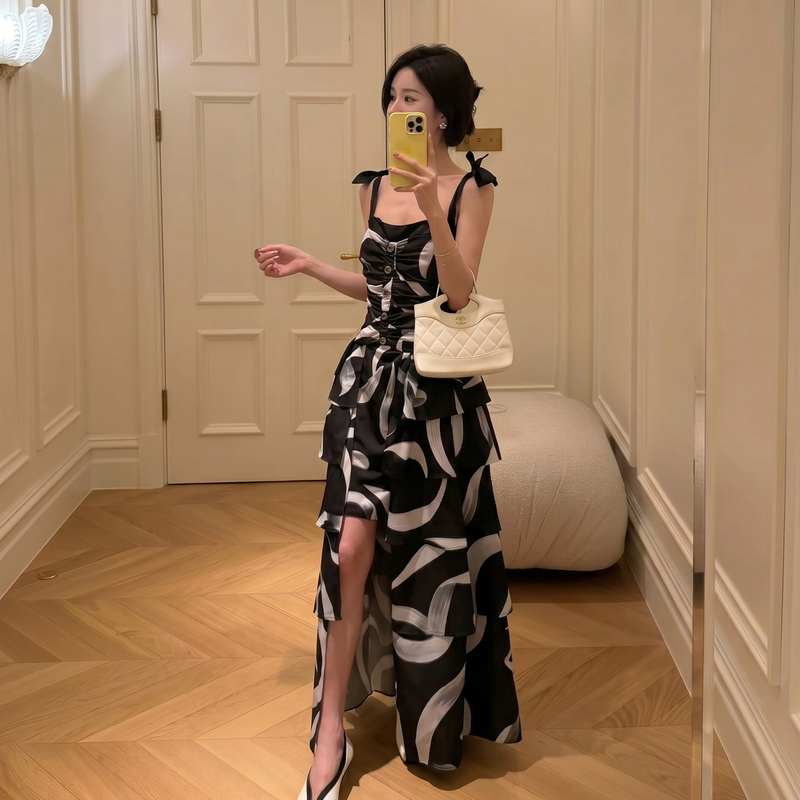 French Retro Black Asymmetrical Sleeveless Strap Slit Long Dress 2026 Summer Banquet Elegant Dress