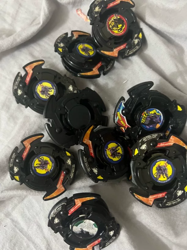 Юла-игрушка Takara Tomy, японская боевая версия, набор цветных персонажей