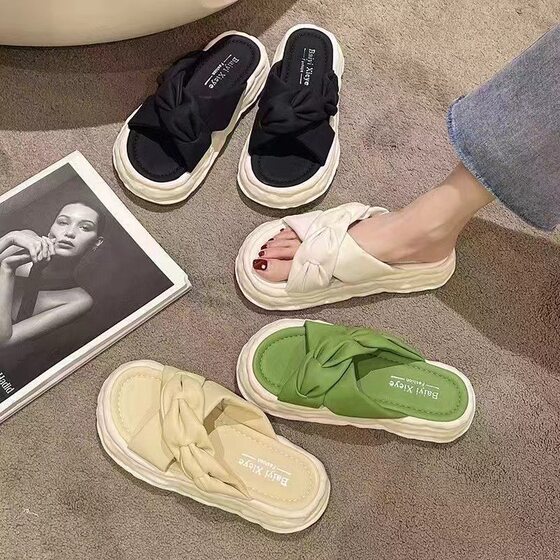 2023 New Beach Women's Slippers, Summer Outdoor Wear, Fairy Style, Fashionable and Versatile, Thick-Soled Slip-On Sandals with Straps
