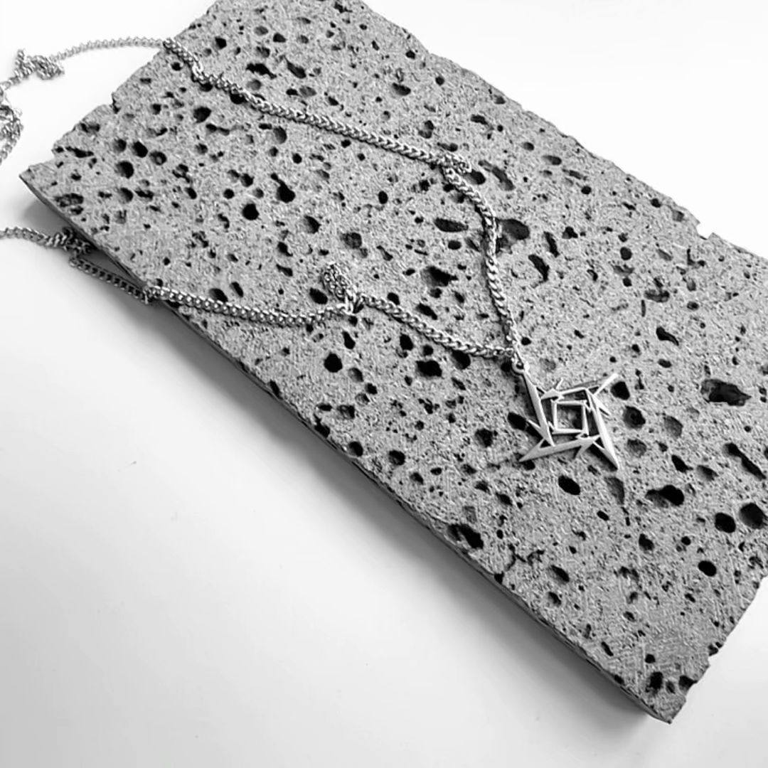 Diamond-Shaped Dart Necklace for Men, Non-Fading, Long-Lasting Titanium Steel, Trendy, High-End, Street Style, Detachable Necklace for Men and Women, New Model