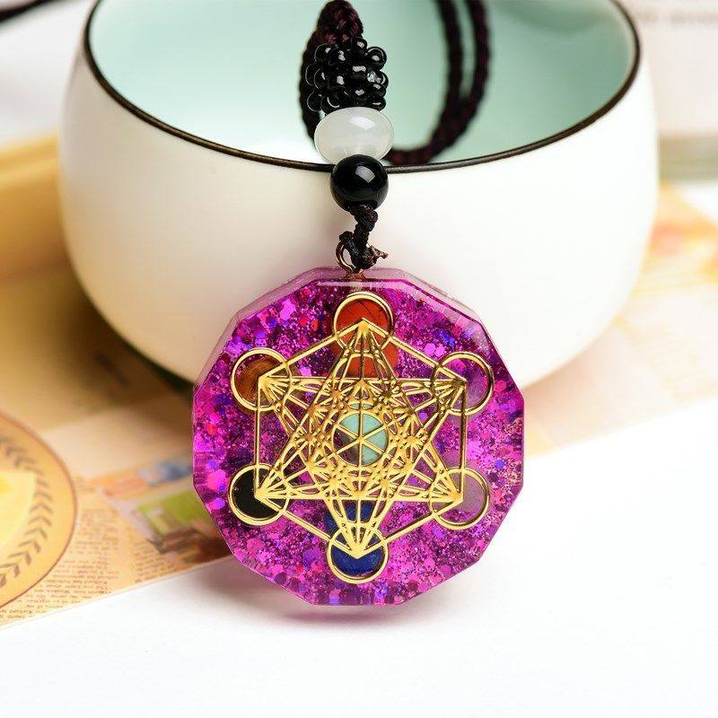 Handmade Tree of Life Pendant with Crystal Gravel and Resin Glue, Symbolizing Good Luck, Unisex Pendant Necklace, Gift for Friends