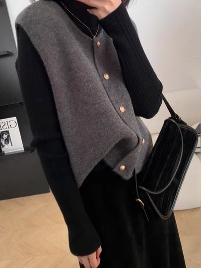 Korean Style Layered Knitted Cardigan Vest for Women, Autumn and Winter 2026 New Model, High-End Short Inner Wear Vest Top