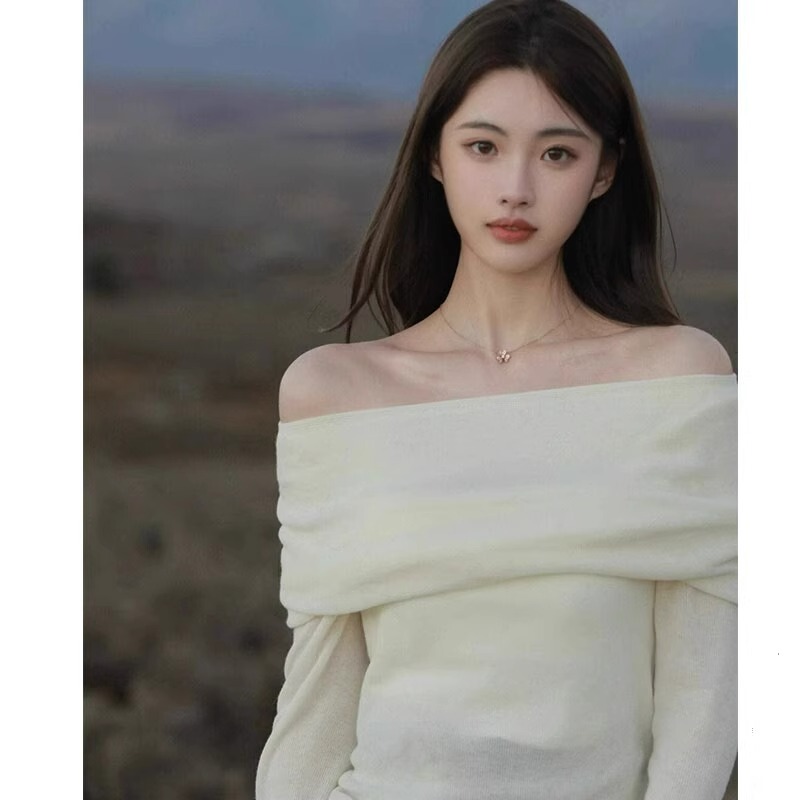 French-Style One-Shoulder Gentle Knit Top for Women, Autumn and Winter Design, White Slim-Fit, Off-Shoulder Long-Sleeve Sweater