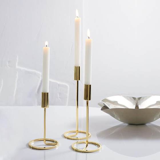 烛台摆件轻奢北欧浪漫烛光晚餐简约铁艺高脚蜡烛台欧式家居装饰品