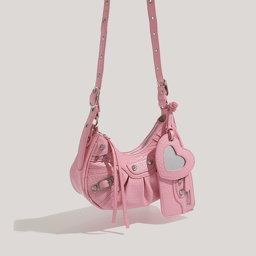 Ургская сумка для подмышки мини-мотоциклетная сумка 2025 Новая заклепка для кисточки с тремя в одном полумесяце складывает одно плечо.