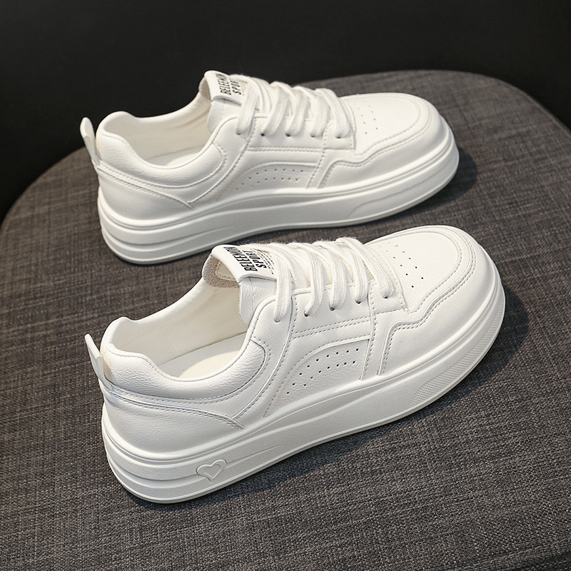 soft sole Genuine Leather White Sneakers for Women 2026 New Spring Lightweight Flat Shoes That Make Feet Look Smaller Casual Sports Shoes