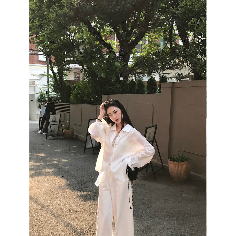 Isaro Uu Thin and Transparent Ramie-Cotton Blend Shirt~ Unique Raglan Sleeves, Loose and Lazy Style, Air-Conditioning and Sun Protection Shirt