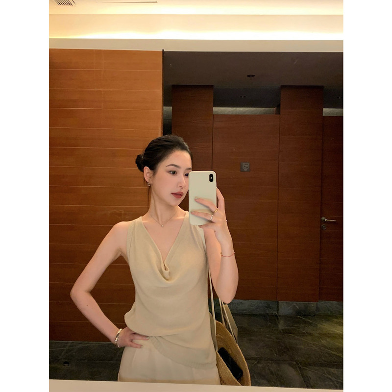 Isaro Uu Skin-Friendly and Breathable Linen-Cotton Blend Knit Vest~Relaxed Drop-Neck Sleeveless Knit Top