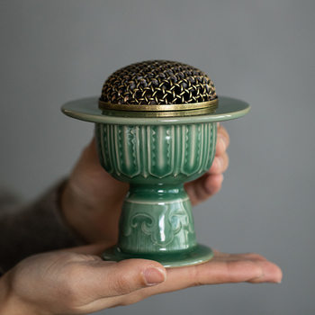 Yue Kiln Celadon High-Footed Relief Incense Burner, Incense Burner for Calming the Mind, Sandalwood and Agarwood Incense Burner, Vintage Tea Ceremony Ceramic Ornament