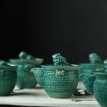 Jingdezhen Kiln-Fired Matte Green Glaze Crackle-Patterned Goldfish and Golden Toad Teapot with Lid, Easy-To-Serve Pot, Hand-Held Pot, Lid Cup, Tea Set