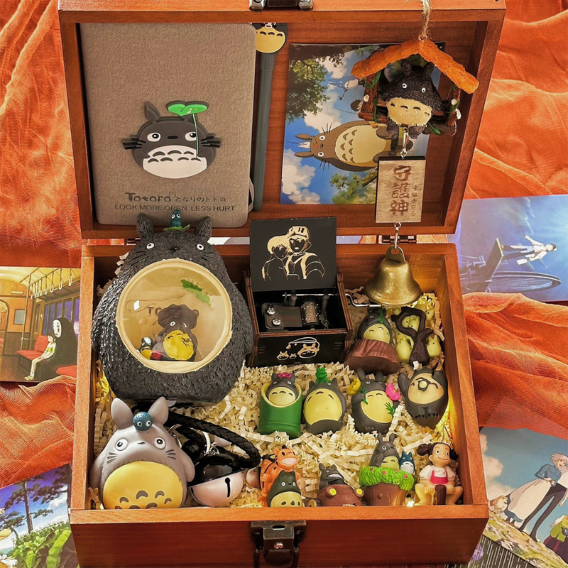 New Year's Hayao Miyazaki Totoro Gift Box Birthday Gift for Girls to Give to Best Friends, Practical and High-End Niche Figurine Souvenir