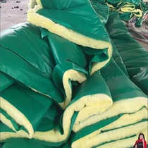 Greenhouse insulation quilt to prevent cold and rain breeding engineering truck winter vegetable insulation quilt thickened to prevent rain