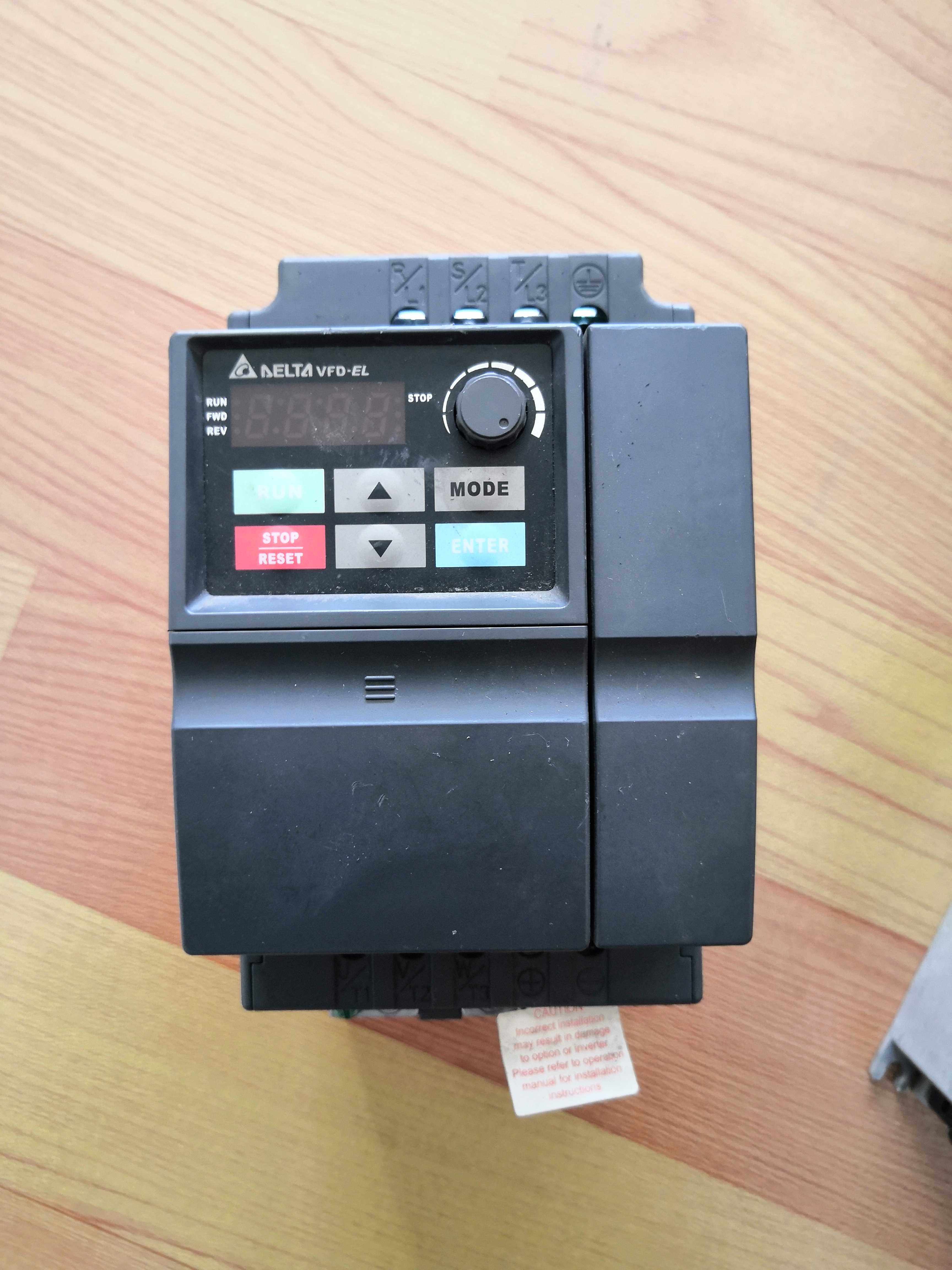 Frequency converter EL series three-phase input 750w1 5kw2 2kw 2kw 7kw bag Good offer technology-Taobao