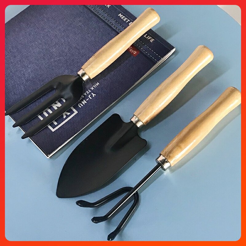 Garden art tools Three sets of turnovers to plant trees and shovels to catch sea little iron shovel Home seed flowers and flower hoe-head suit