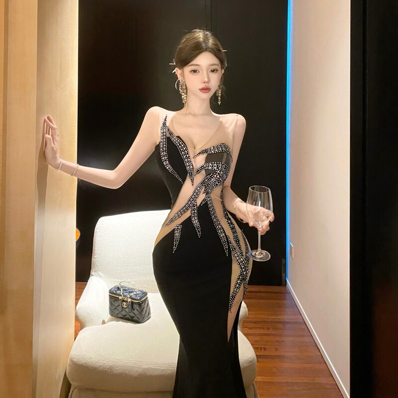 High-End Banquet Style, Elegant and Luxurious Heavy-Duty Diamond-Embellished Evening Gown, Long Dress, Sexy Slit V-Neck Dress for Women