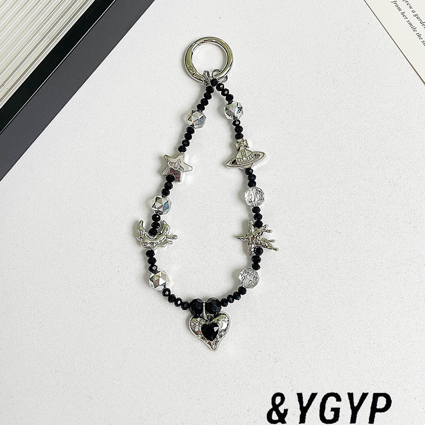 Millennial Hot Girl Short Phone Chain with Stars and Moon Design, Luxurious Texture, Trendy Beaded Style, High-End, Drop-Proof, Wristband Style, Sweet and Cool Handbag with Pad, Keychain, Exquisite New Women's Accessories