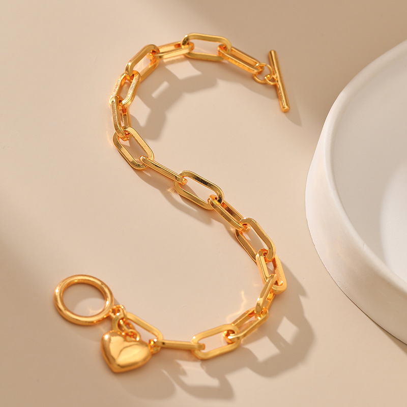 Heavy-Duty Thick Chain Paperclip Chain Niche Personality Bracelet Copper Plated with 18K Real Gold Heart Pendant Ot Clasp Bracelet Heavy-Duty Thick Chain Paperclip Chain Niche Personality Bracelet Copper Plated with 18K Real Gold Heart Pendant Ot Clasp Bracelet