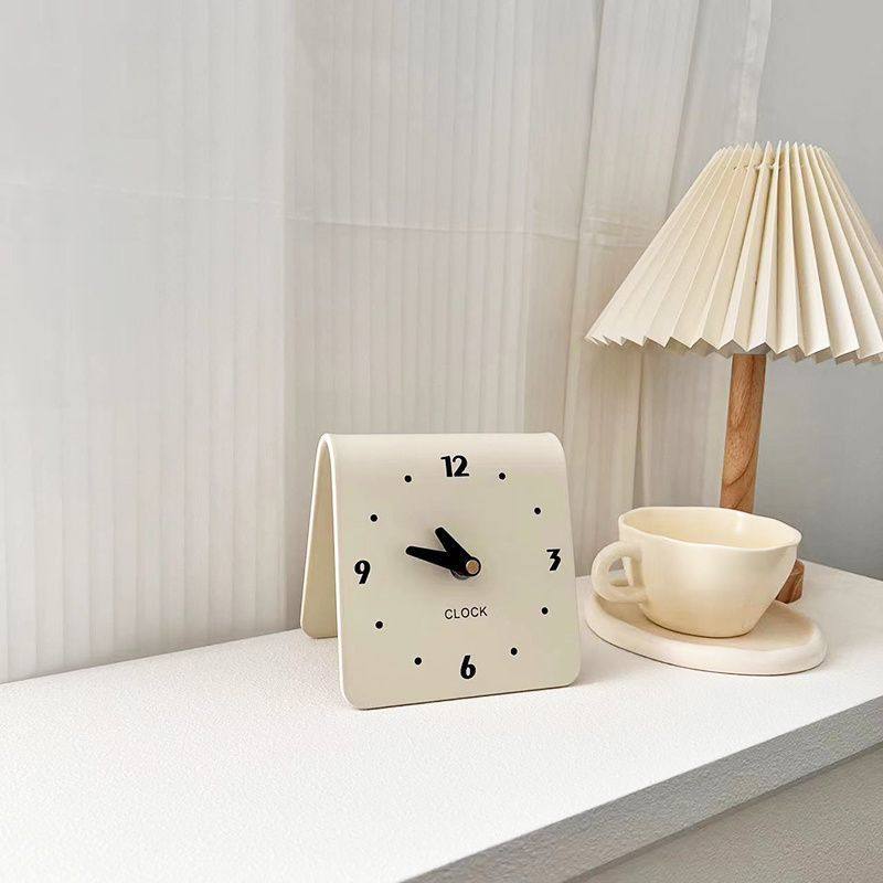 Cream Desktop Living Room Home Clock Modern Creative Table Clock Silent Student Bedside Tabletop Clock Ornament