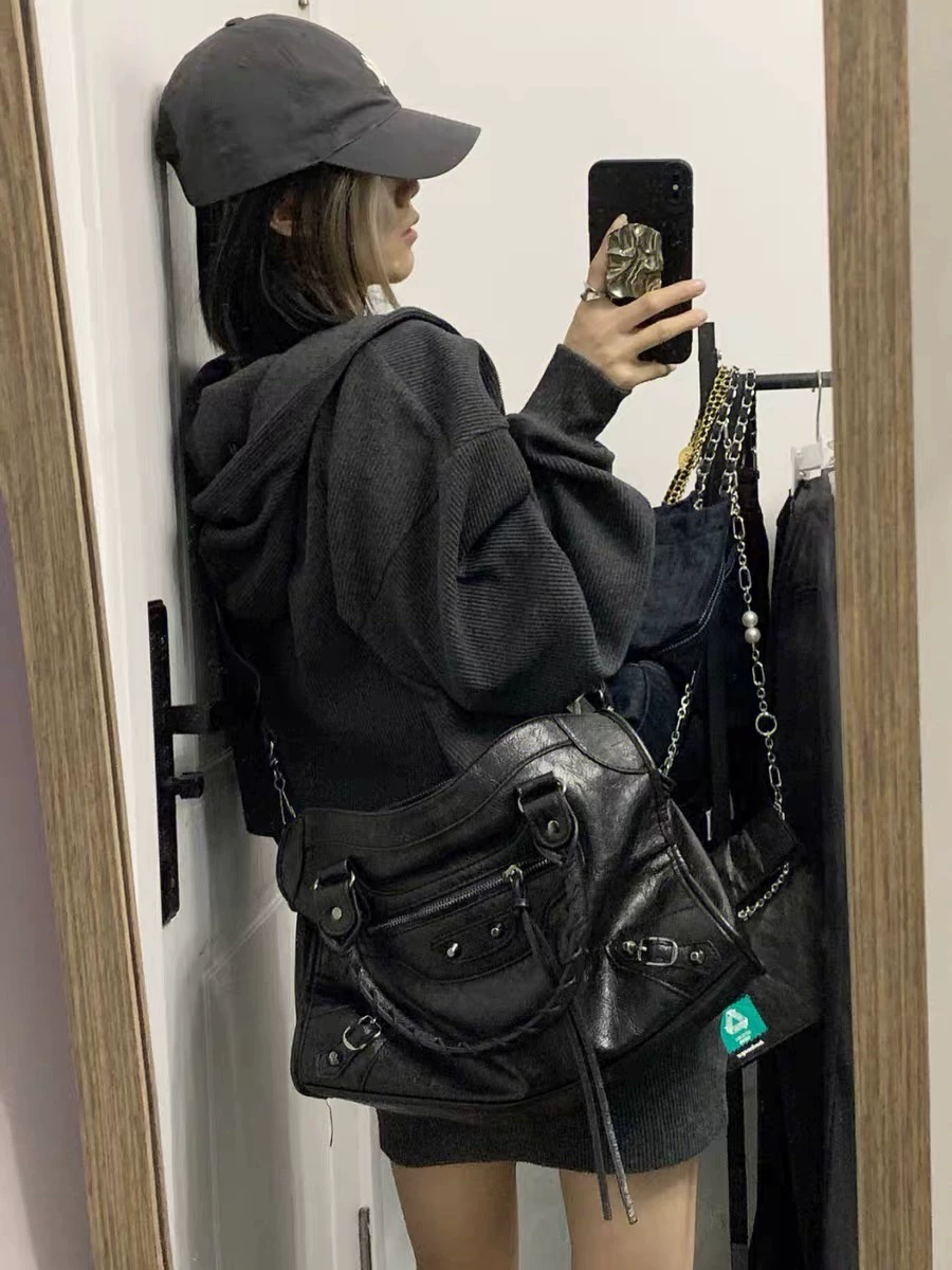 Universal retro design capacious classic handheld one-shoulder bag