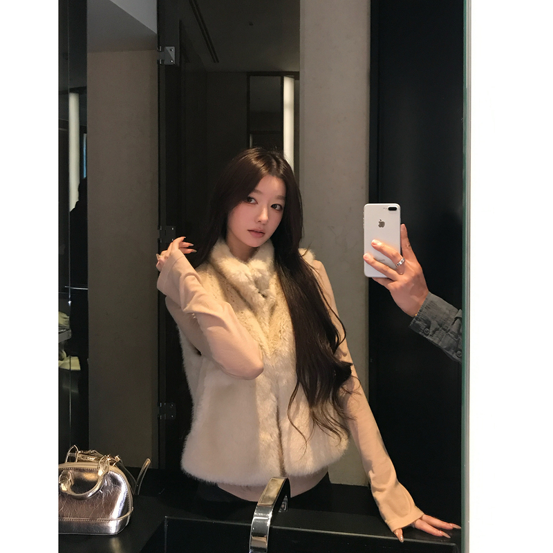 Hamyiho Eco-Friendly Fur Vest for Women, Outerwear for Autumn and Winter, Layered Wear, High-End Short Coat, Sleeveless Top