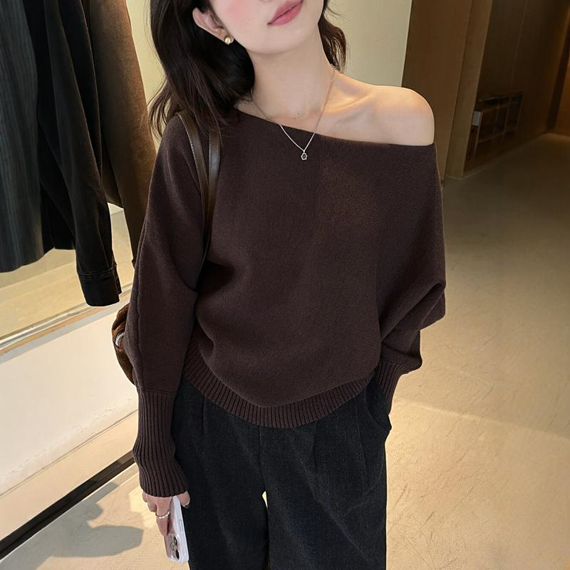 Milad Coffee-Colored Off-Shoulder Knit Sweater for Women, Autumn and Winter, Old Money Style, High-End Feel, Asymmetrical Shoulder Sweater, Inner Layer Top Milad Coffee-Colored Off-Shoulder Knit Sweater for Women, Autumn and Winter, Old Money Style, High-End Feel, Asymmetrical Shoulder Sweater, Inner Layer Top