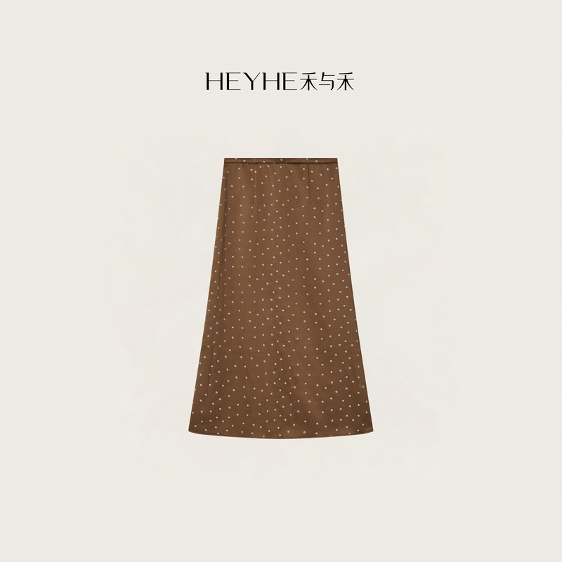 Xiaohe【Brownie】French-Style Minimalist Retro High-End A-Line Skirt with a Draped Design That Hides the Body Shape and Is Not Easily Deformed