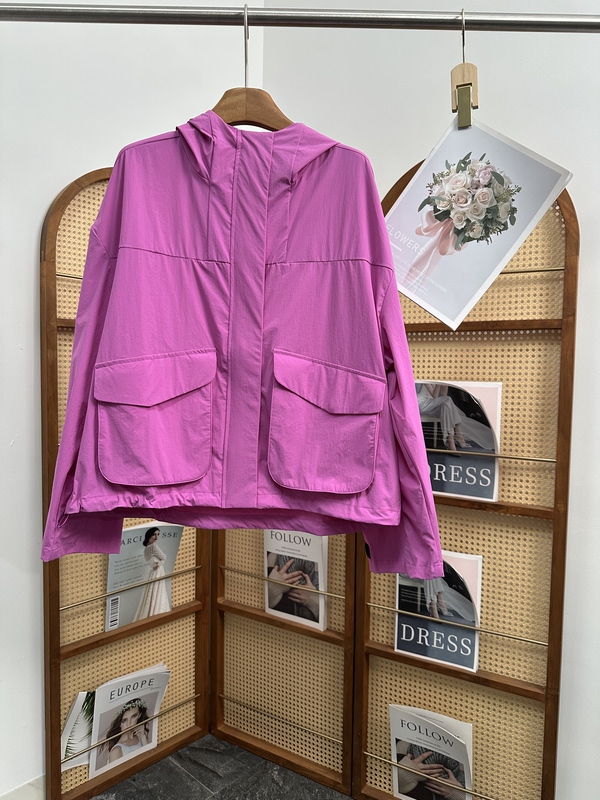 Celebrity-Inspired Softshell Spring and Autumn Outdoor Women's Jacket Celebrity-Inspired Softshell Spring and Autumn Outdoor Women's Jacket