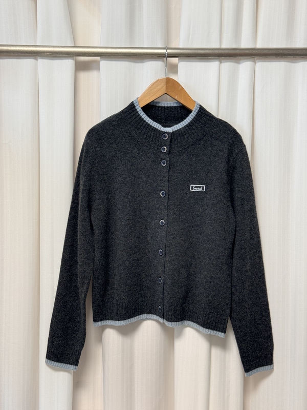 Insect Series 25 New Winter Sweater 9512635 Tag Price 539 Insect Series 25 New Winter Sweater 9512635 Tag Price 539