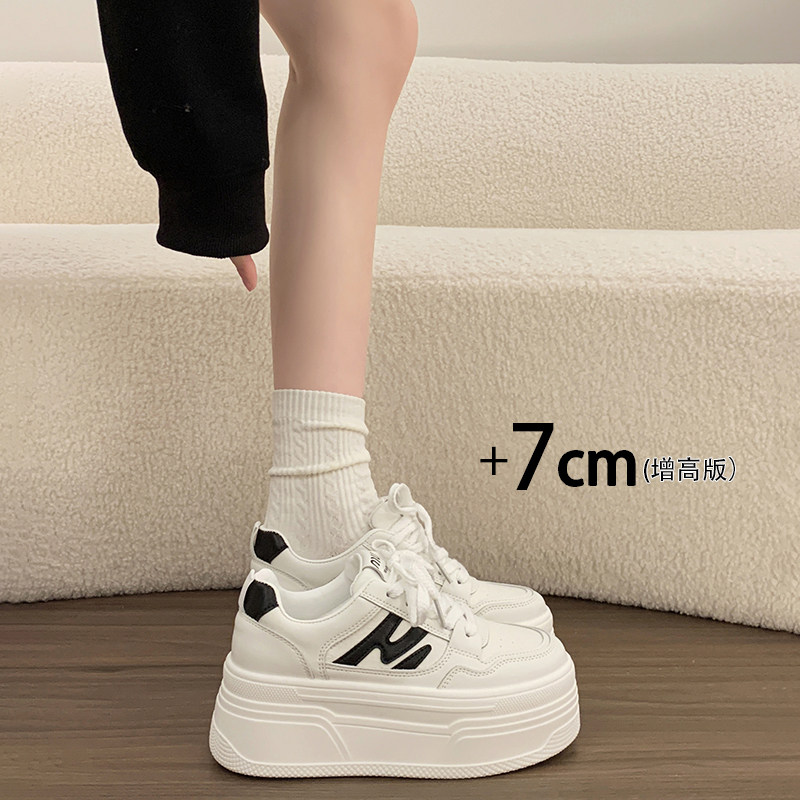 Белые кожаные туфли на толстой подошве, женская весенняя обувь 2026 года, новый стиль, небольшой рост 7 см, спортивная обувь, повседневная обувь, размер 34