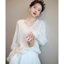 Elegant temperament hollowed-out V collar Long sleeves Sheep sweater womens new small scents with a thin and soft glutinous underhand jersey