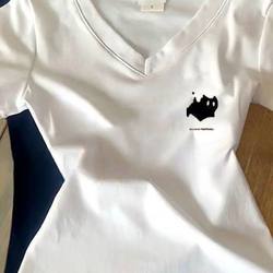 Summer 2025 New V-Neck Regular Shoulder Short-Sleeve T-Shirt, Slim Fit, Slimming, Sexy Cat Print, Elegant and Pure Desire Style Top