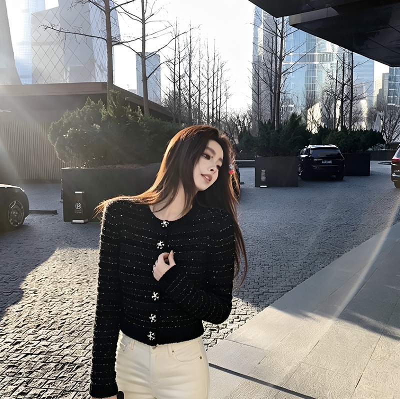 New Black Elegant and Versatile Short Knitted Jacket in Chanel Style by Zhu Zhu 1148 New Black Elegant and Versatile Short Knitted Jacket in Chanel Style by Zhu Zhu 1148