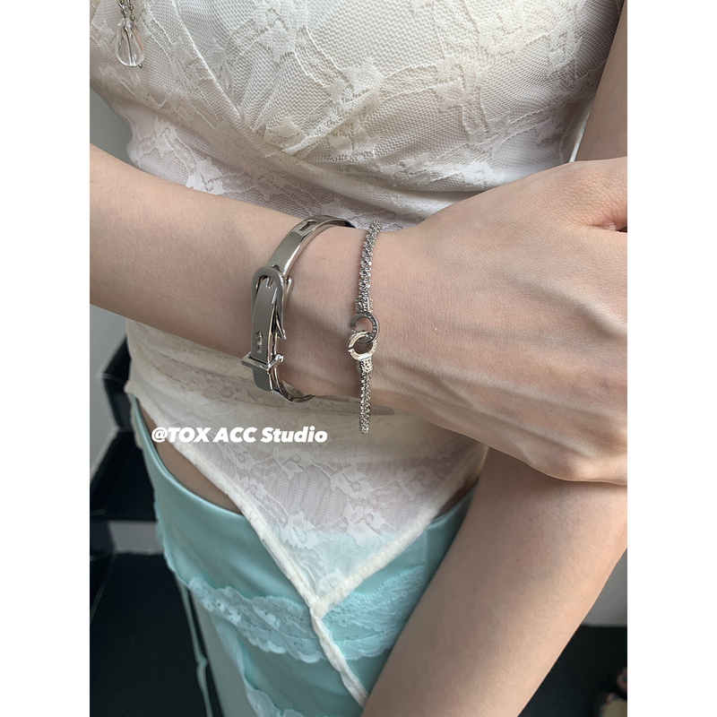 Tox Acc Korean Style ins Heavy Metal Belt Buckle Bracelet, Simple Chain Ring Buckle Bracelet That Makes the Skin Look Fairer
